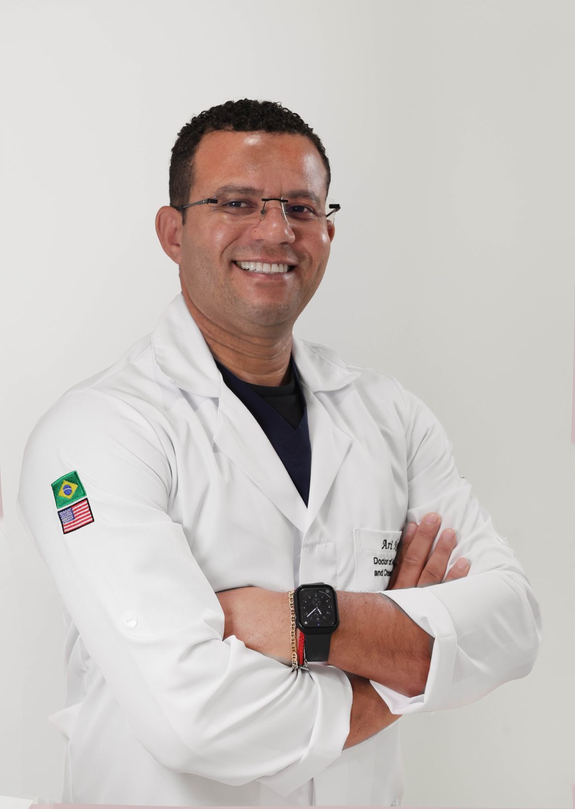 Dr. Ari Nunes